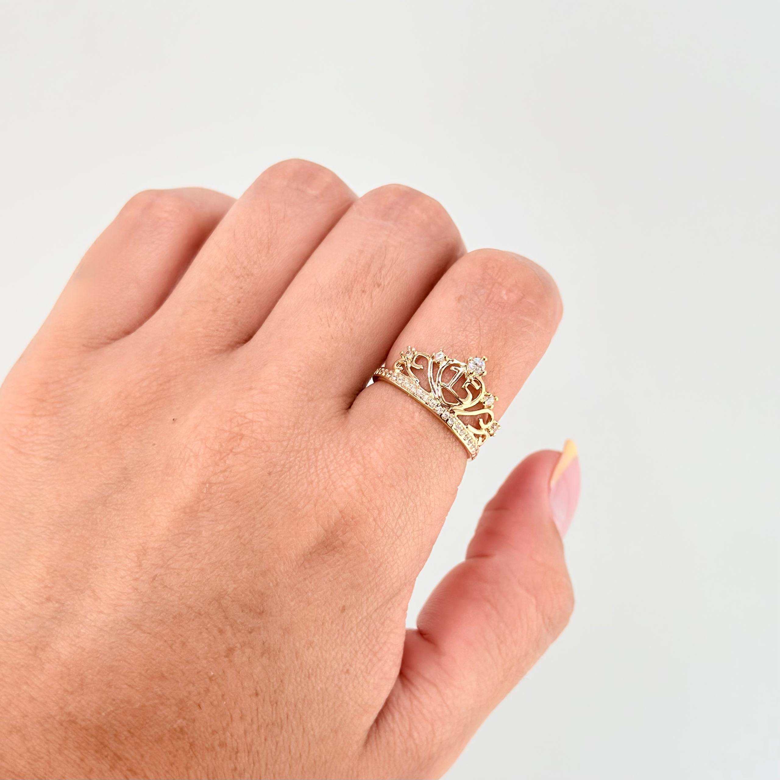 Anillo Tiara Quinces Corazón 2.05gr / T7 / Oro Amarillo 18K
