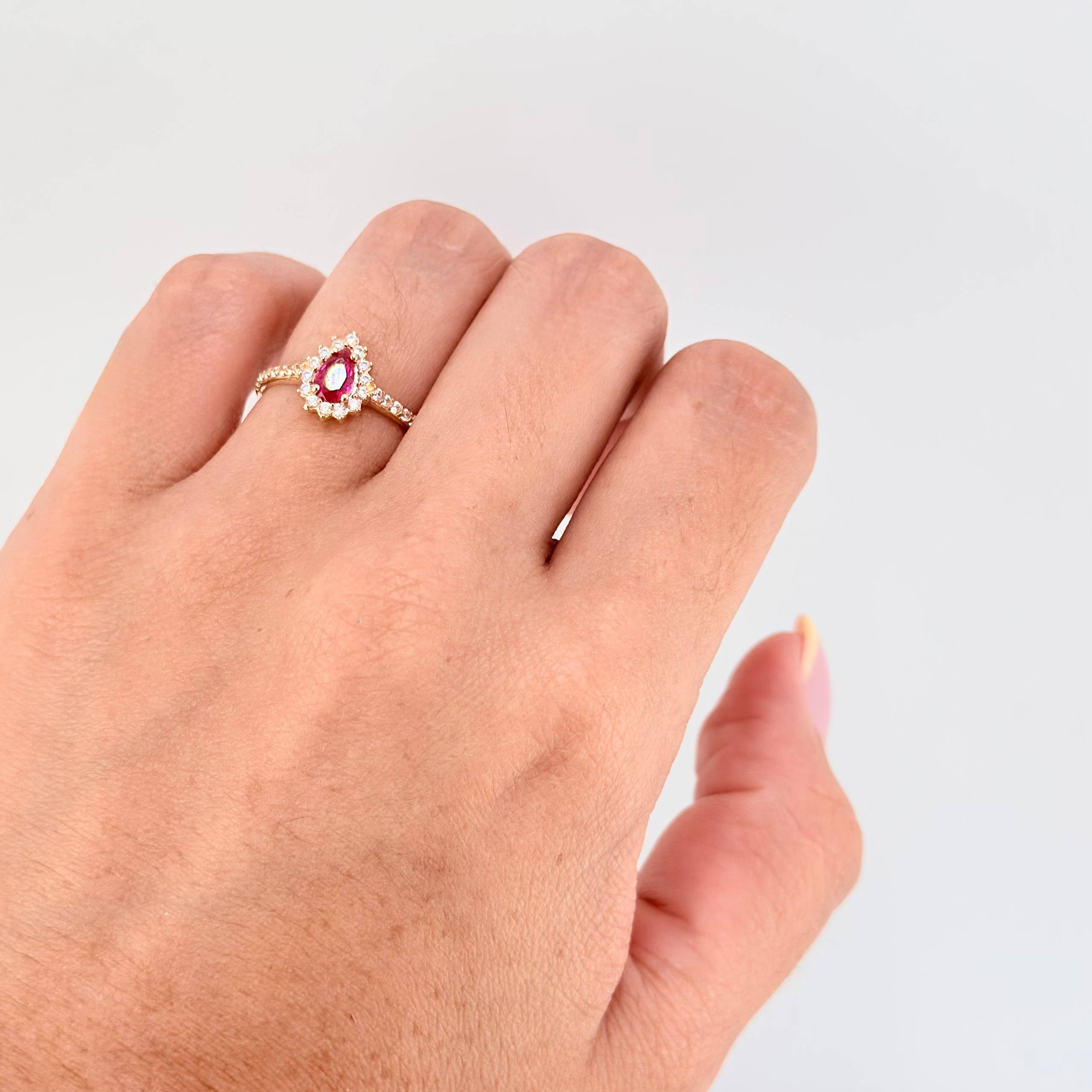 Anillo Halo Gota 2.2gr / T6 / Oro Amarillo 18K