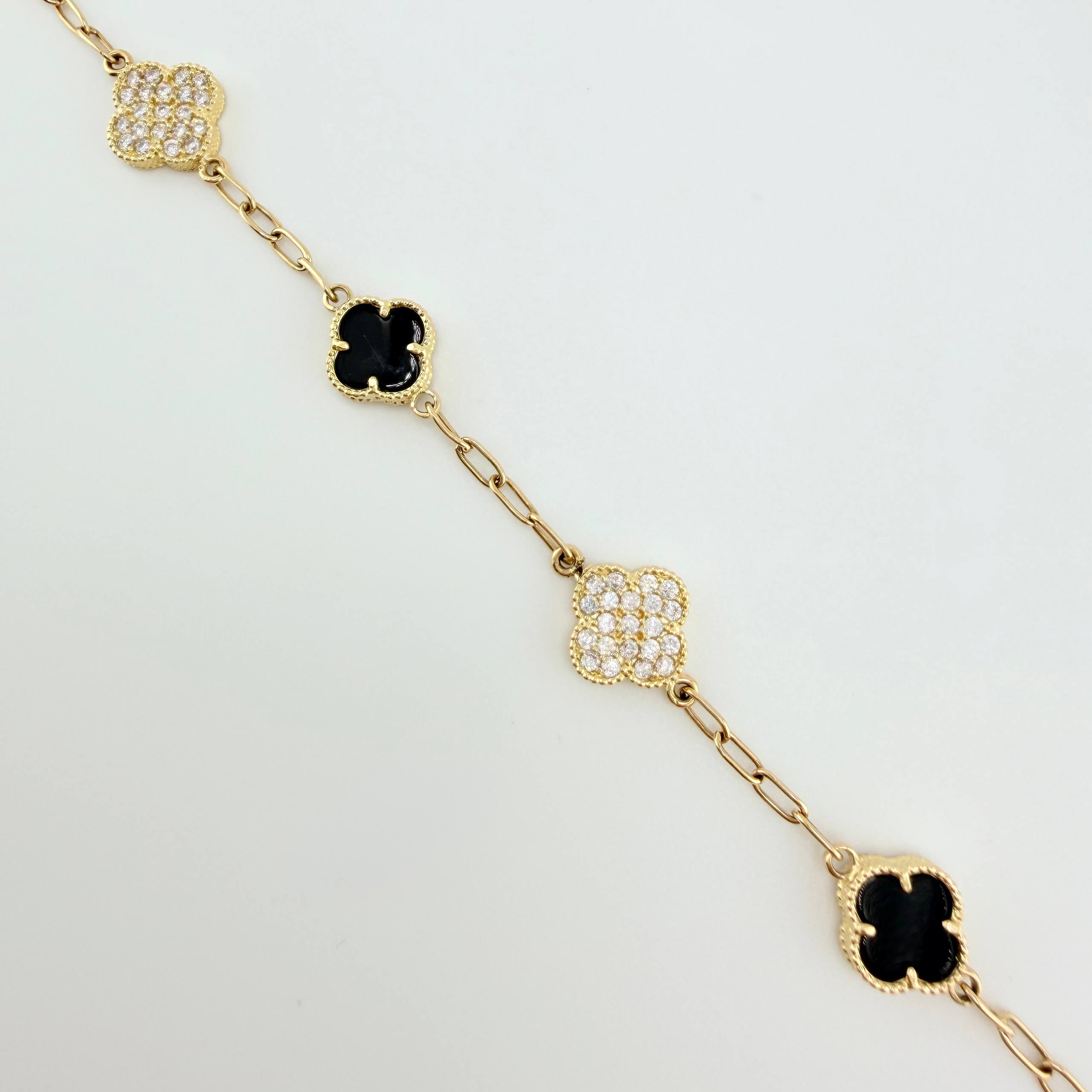 Pulso Trebol Onix Negro Circones Blancos 8gr / 17.5cm / 10.7mm Oro Amarillo Nac.Esp. 18K