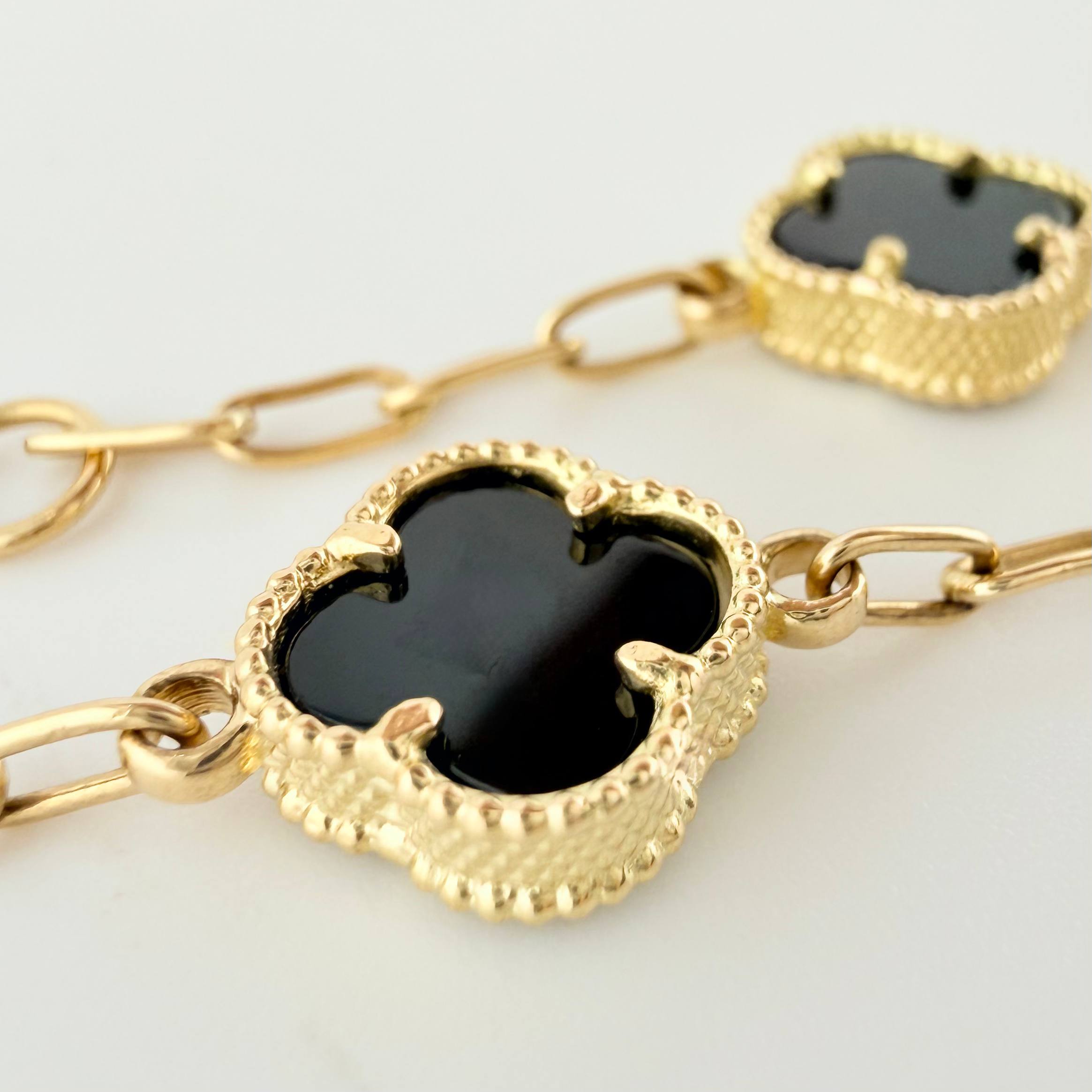 Pulso Trebol Onix Negro Circones Blancos 8gr / 17.5cm / 10.7mm Oro Amarillo Nac.Esp. 18K