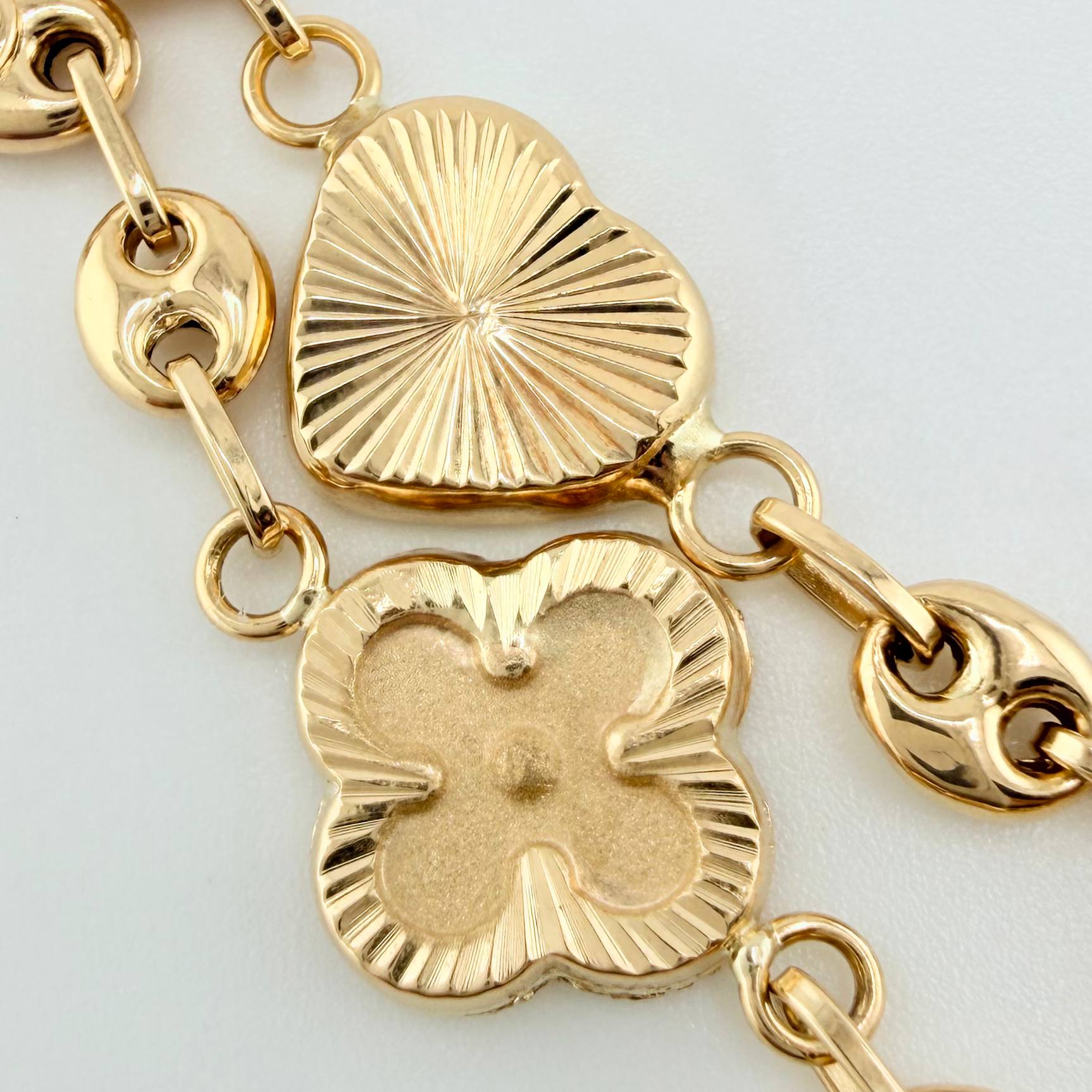 Pulso GC Trebol Intercalado Doble Faz 4.65gr / 17.5cm / 10.3mm Oro Amarillo 18K