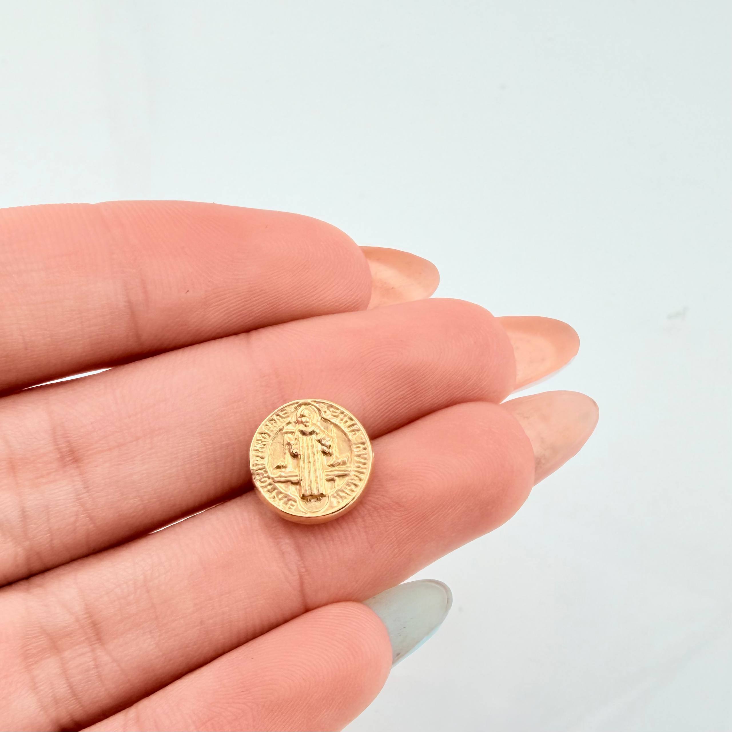 Herraje San Benito 0.55gr / 1cm / Oro Amarillo 18K ©