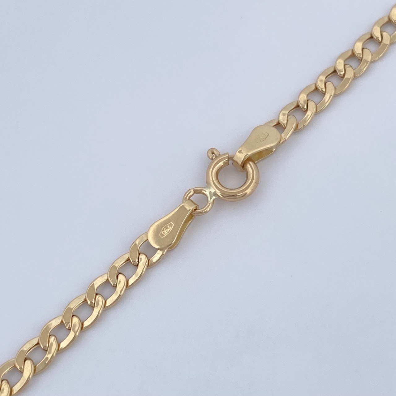 Cadena Cubana 4.4gr / 50.5cm / Oro Amarillo +1 18K &
