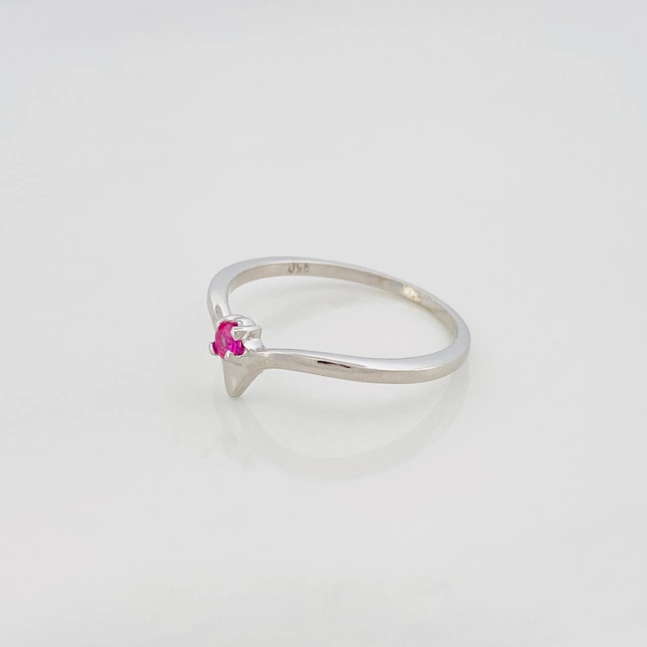 Anillo Tiara Rubí 06 Pts 1.05 g / T6 Plata 925