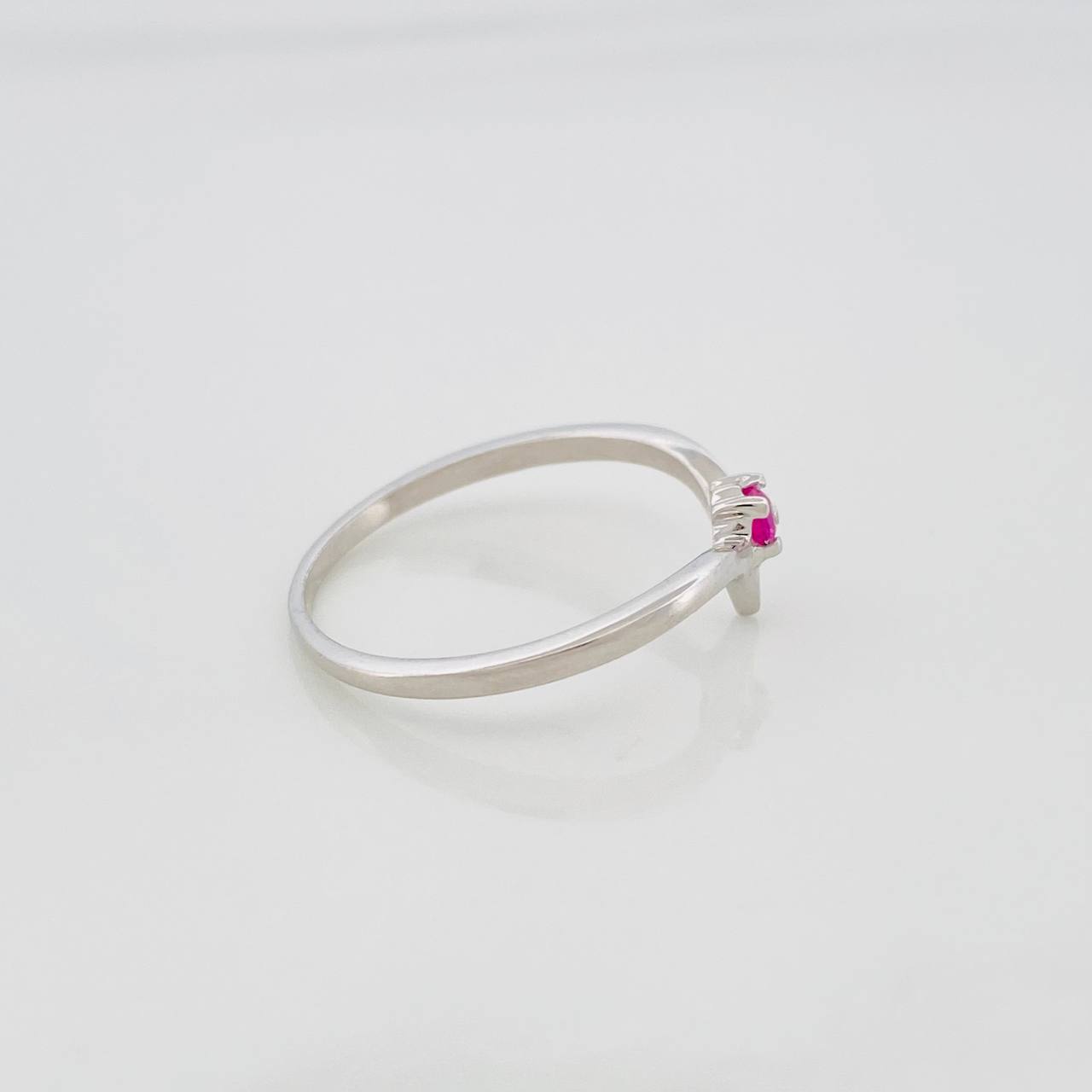 Anillo Tiara Rubí 06 Pts 1.05 g / T6 Plata 925