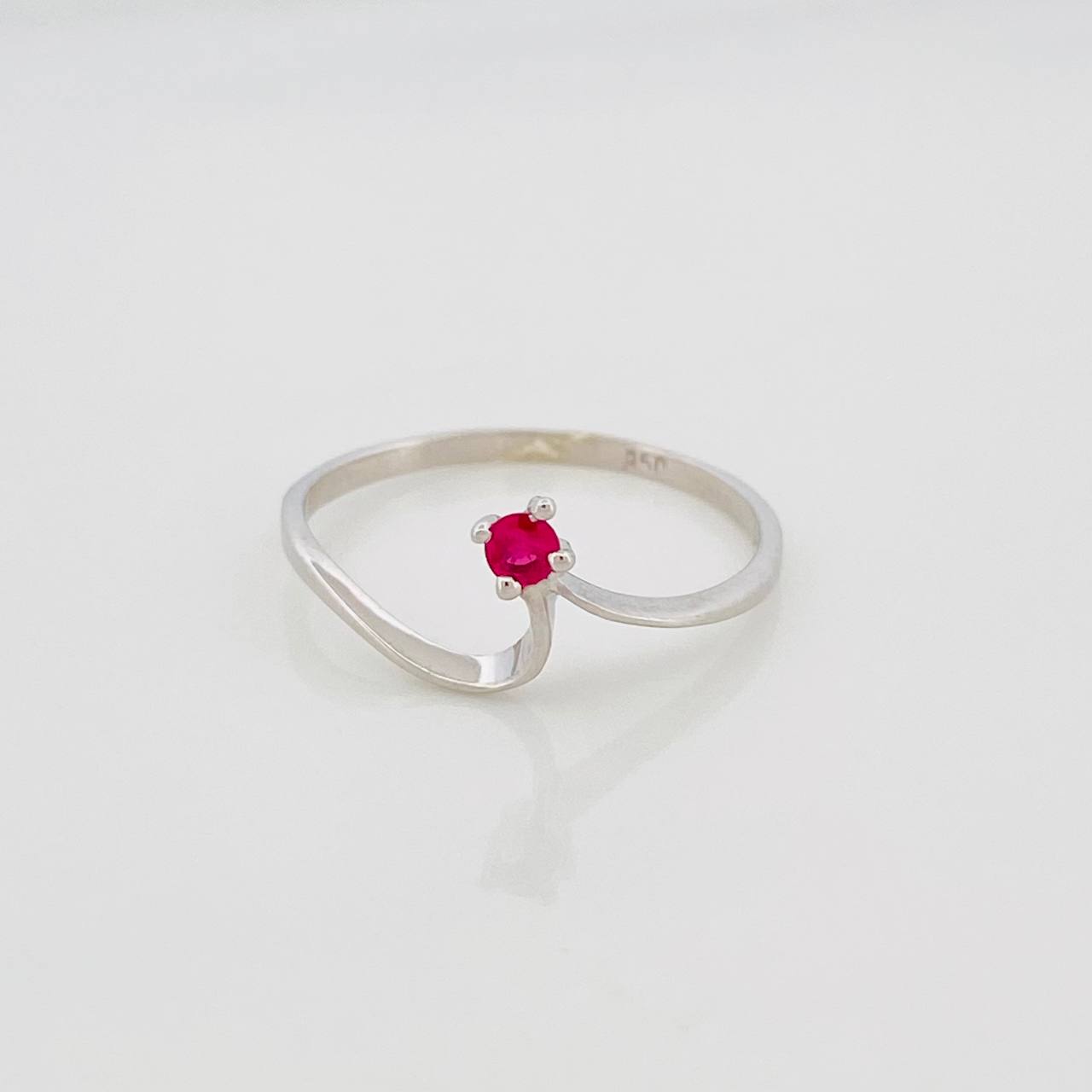 Anillo Ola Rubí 05 Pts 0.65 g / T5 1/4 Plata 925