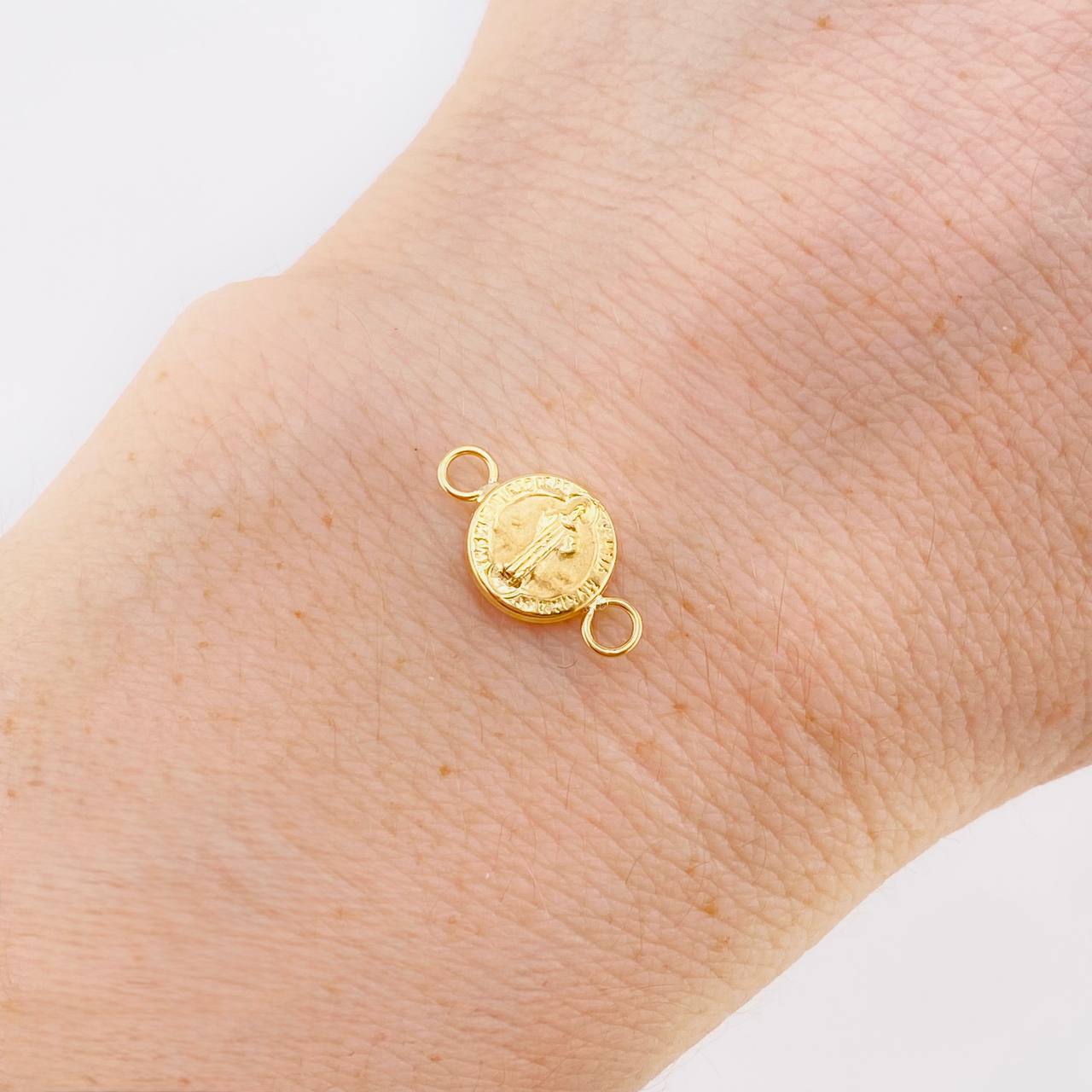 Herraje San Benito Mate 0.45 g / 1.6 cm Oro Amarillo 18K