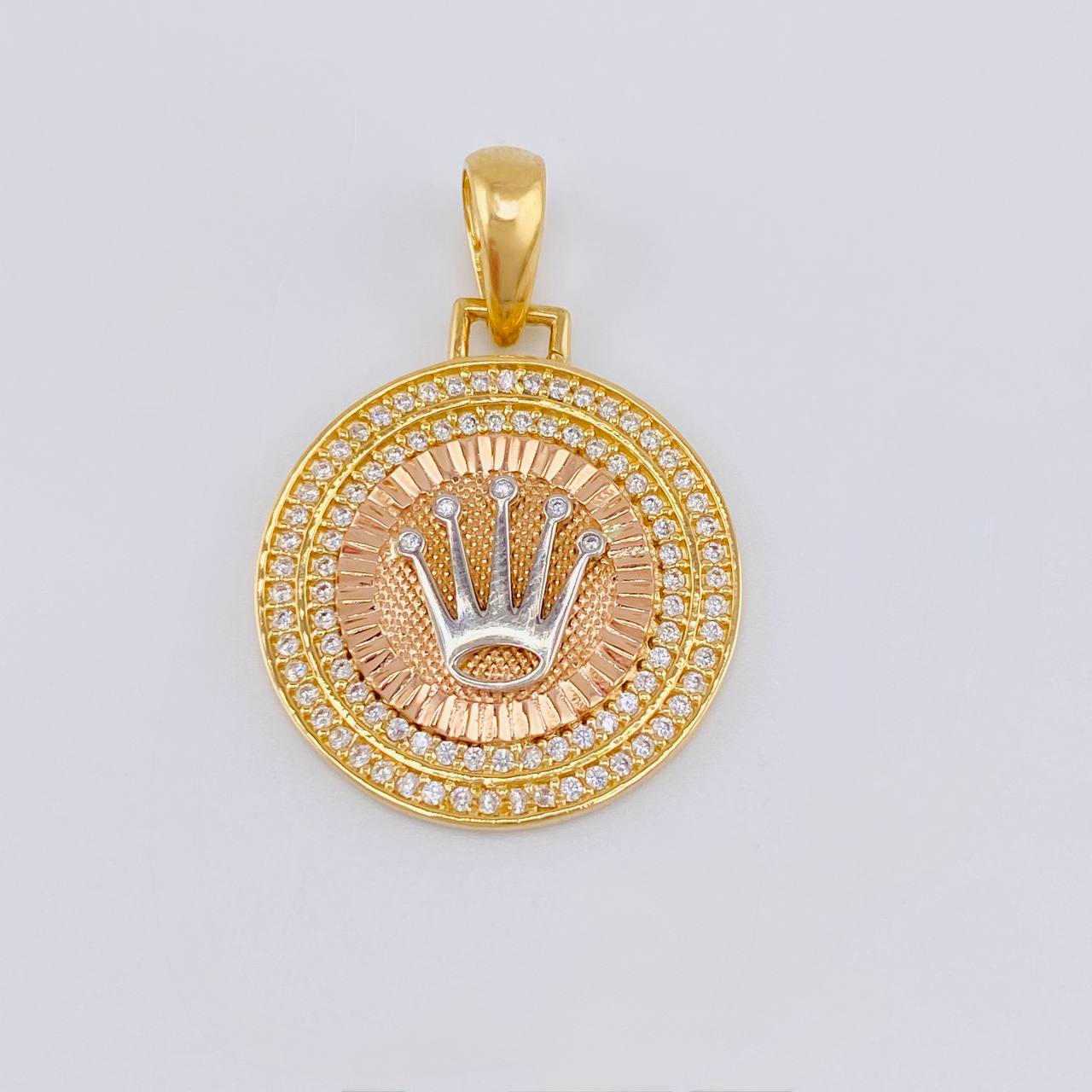 Dije Corona Circular 4.4 g / 3.2 cm Tres Oros 18K