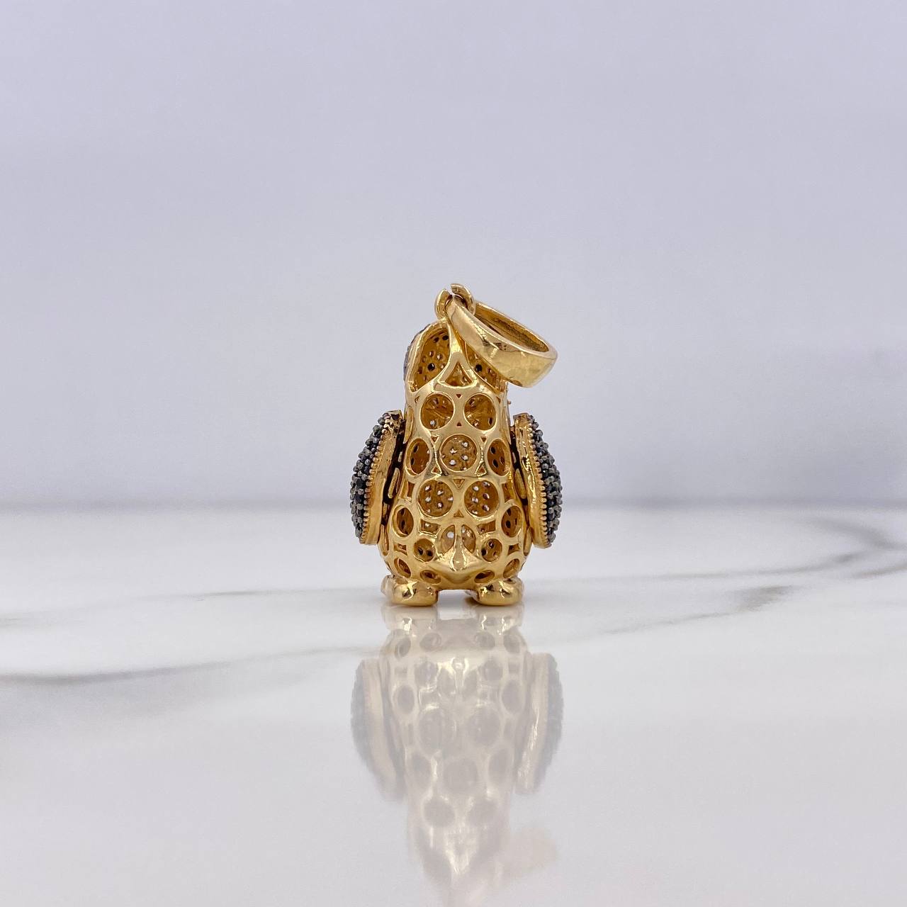Dije Pingüino 9.35gr / 3.4cm / Circones Blancos Negros Dos Oros Amarillo Blanco 18K $