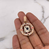 Dije Cartas Poker 6.25gr / 3.6cm / As De Pica y Corazón Circones Blancos-Negros-Fucsias Dos Oros Blanco Rosa 18K #