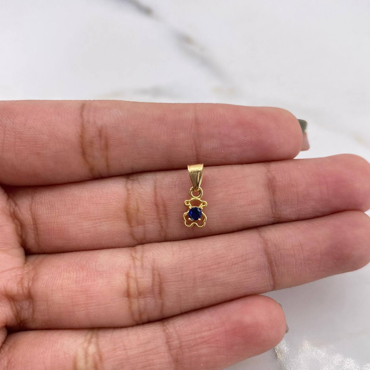 Dije Oso Ts 0.3gr / 1.1cm / Circón Azul Oro Amarillo 18K $
