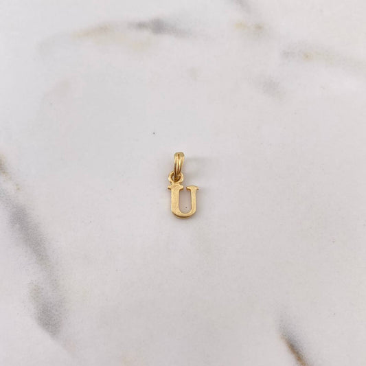 Dije Letra U 0.5gr / 1.4cm / Liso Oro Amarillo 18K $
