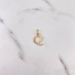 Dije Letra Q 0.7gr / 2cm / Circones Blancos Oro Amarillo 18K $
