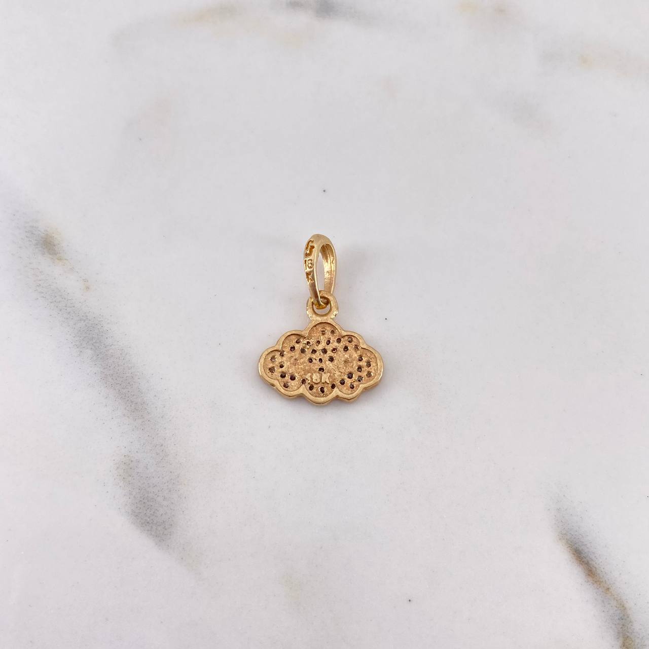 Dije Nube 1.45gr / 1.9cm / Circones Blancos Oro Amarillo 18K $