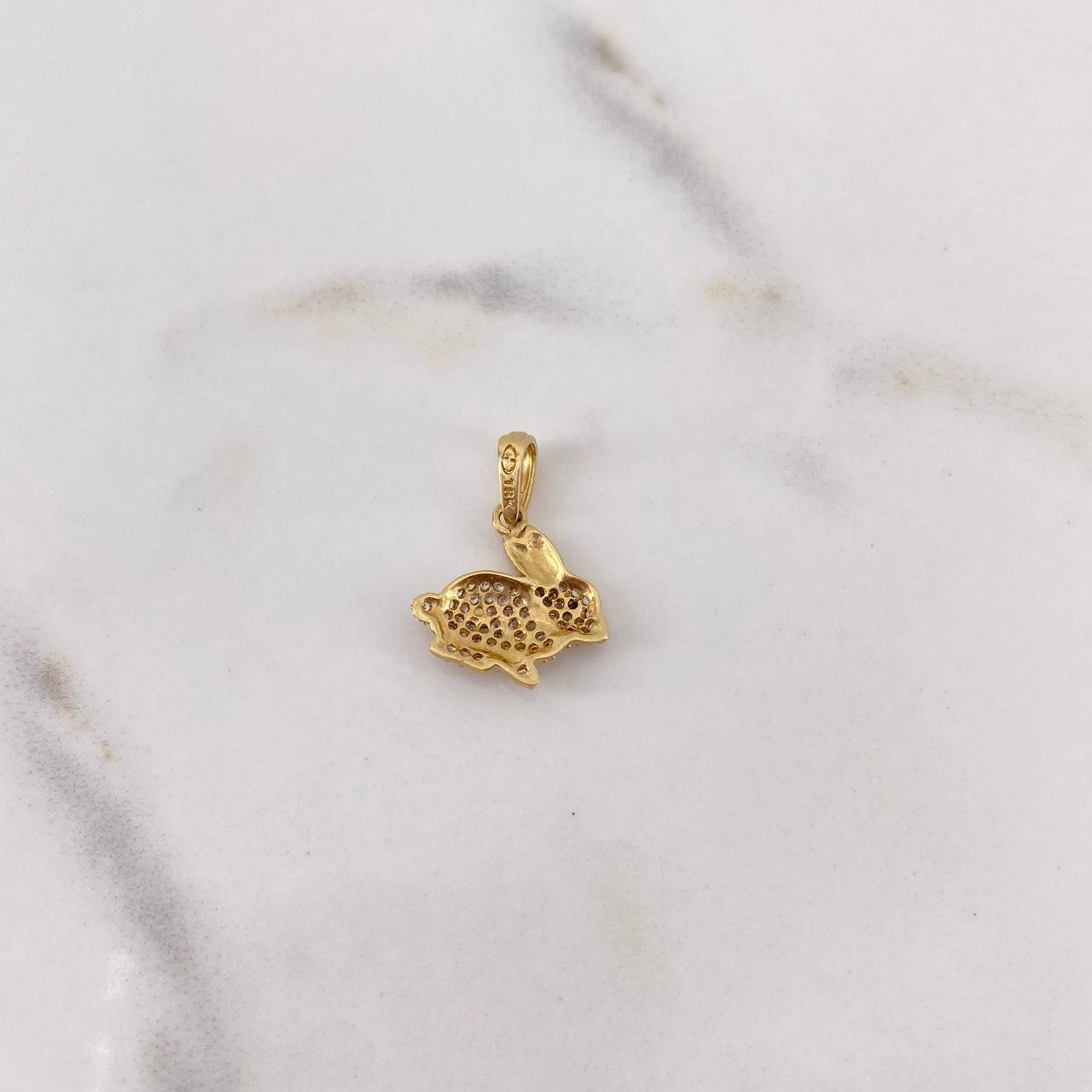 Dije Conejo 1.5gr / 2cm / Circones Cafe Blancos Oro Amarillo 18K $