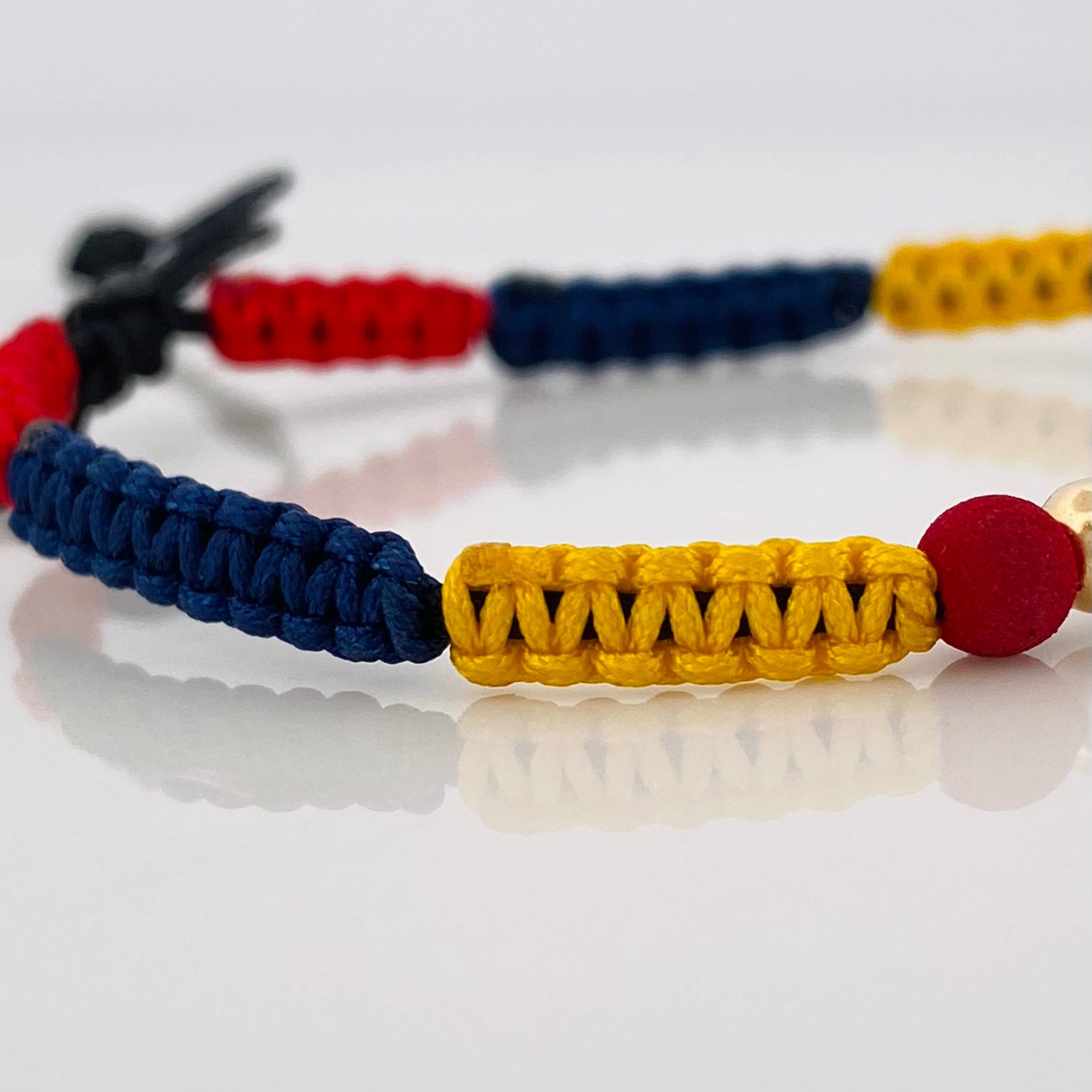 Pulsera Tejida Tricolor Escudo Selección 4Mm Oro Amarillo 18K