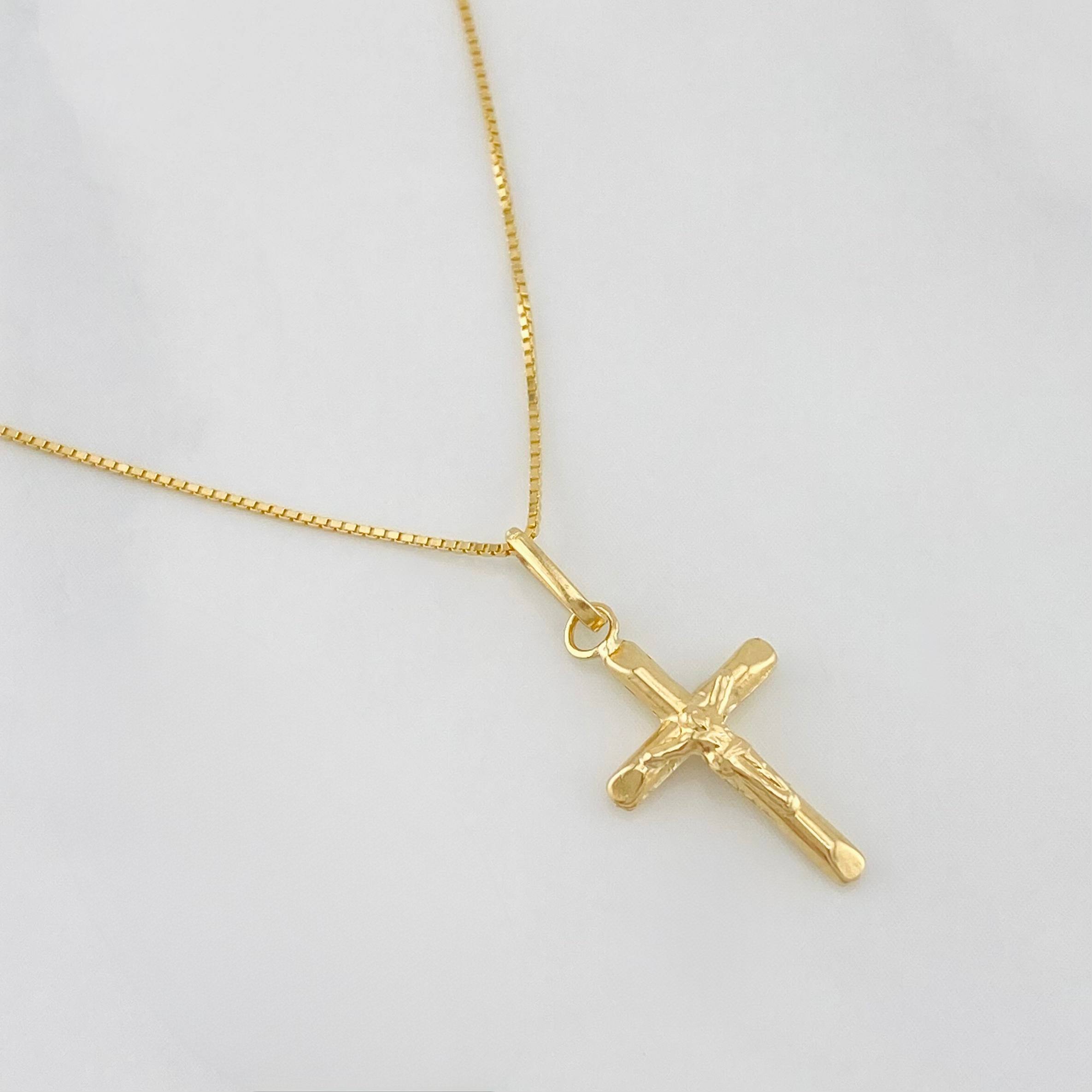 Set Cadena Veneciana + Dije Cruz Cristo / 1.55g / 45cm Oro Amarillo 18K
