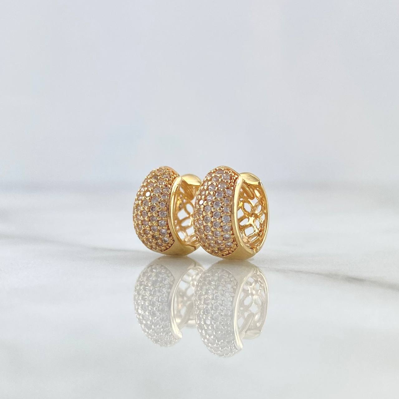 Candongas Basteadas 3.8gr / 1.2cm / Circones Blancos - Filigrana Lateral Oro Amarillo 18K