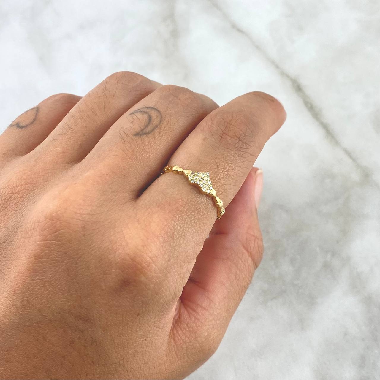 Anillo Corazon 1.55gr / T7 / Circones Blancos Oro Amarillo 18K