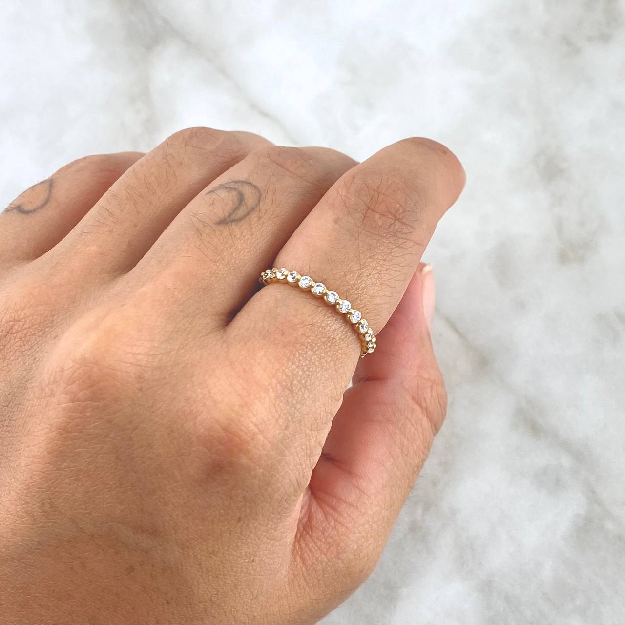 Anillo Churumbela Esferico 1.95gr / T6 1/2 / Circones Blancos Oro Amarillo 18K  ©