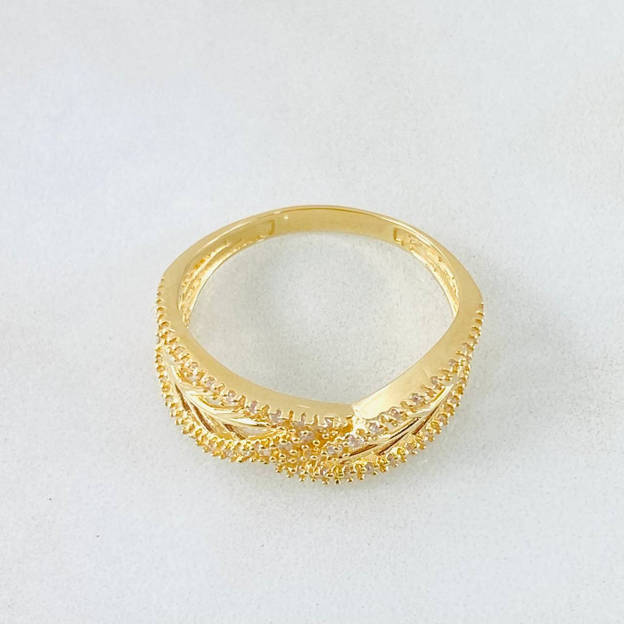 Anillo Hojas Entralazadas 4.3gr / T8 3/4 / Oro Amarillo 18K *