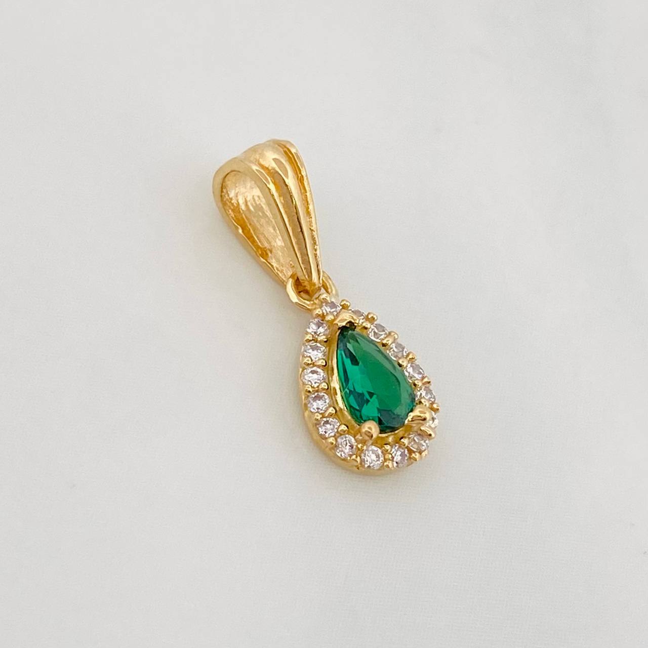 Dije Halo Lágrima 0.7g / 1.5cm Oro Amarillo 18K