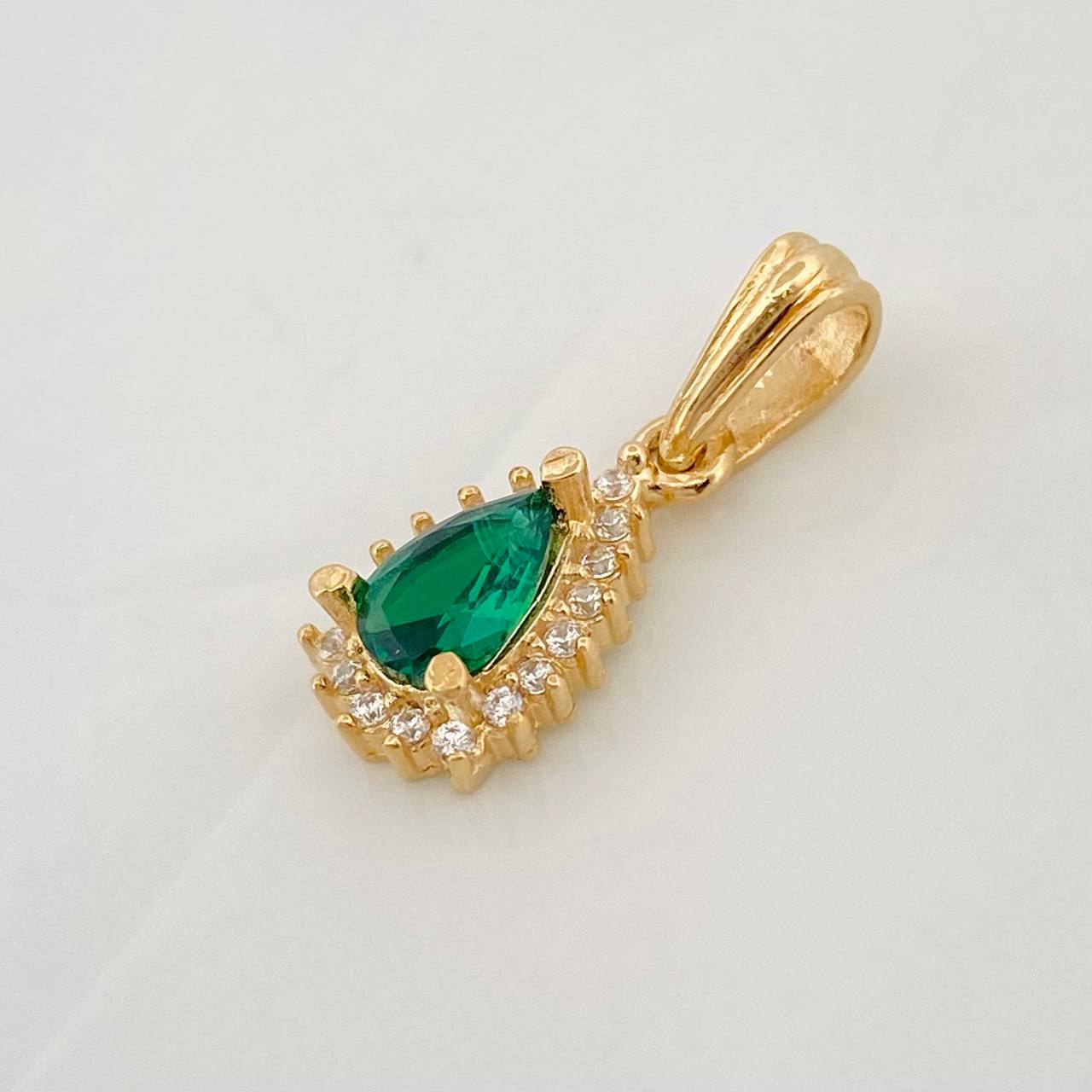 Dije Halo Lágrima 1.1g / 1.8cm Oro Amarillo 18K