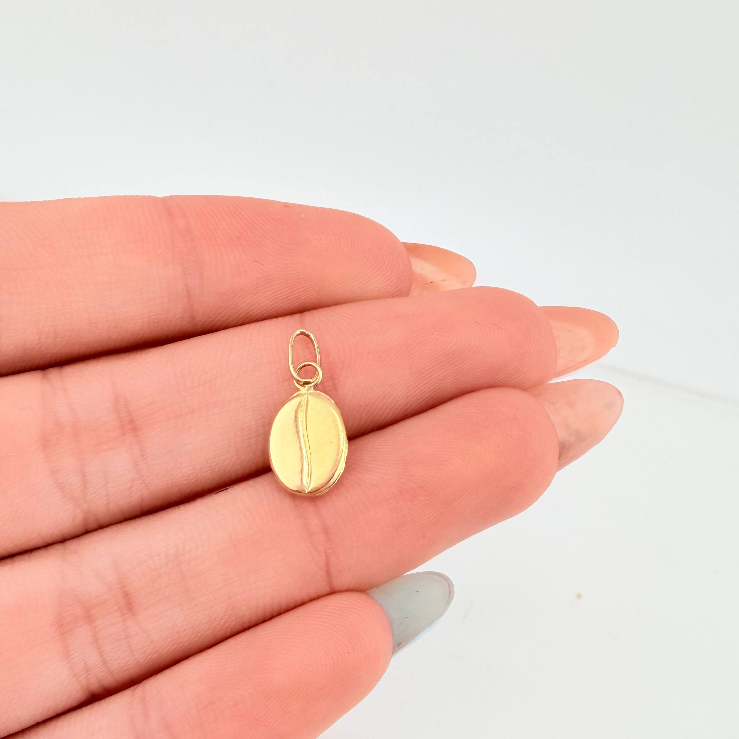 Dije Grano De Cafe 0.3gr / 1.5cm / Oro Amarillo 18K