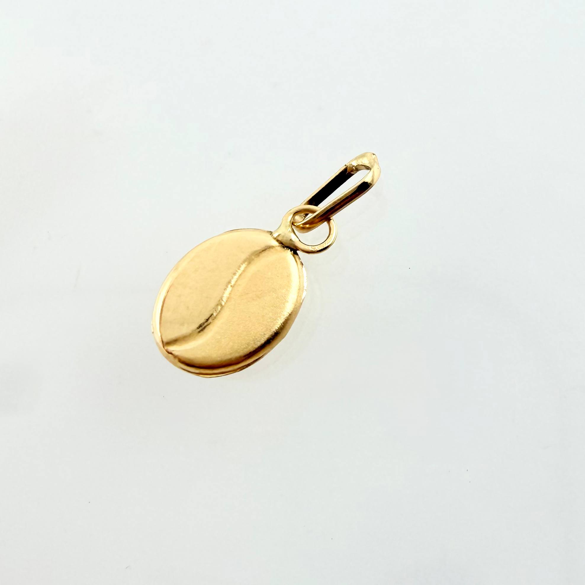 Dije Grano De Cafe 0.2gr / 1.3cm / Oro Amarillo 18K