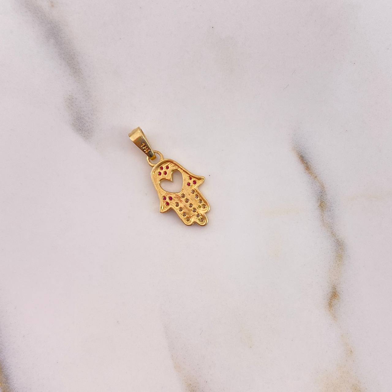 Dije Mano Hamsa 1.5gr / 2.4cm / Corazon Circones Fucsias Blancos Oro Amarillo 18K &