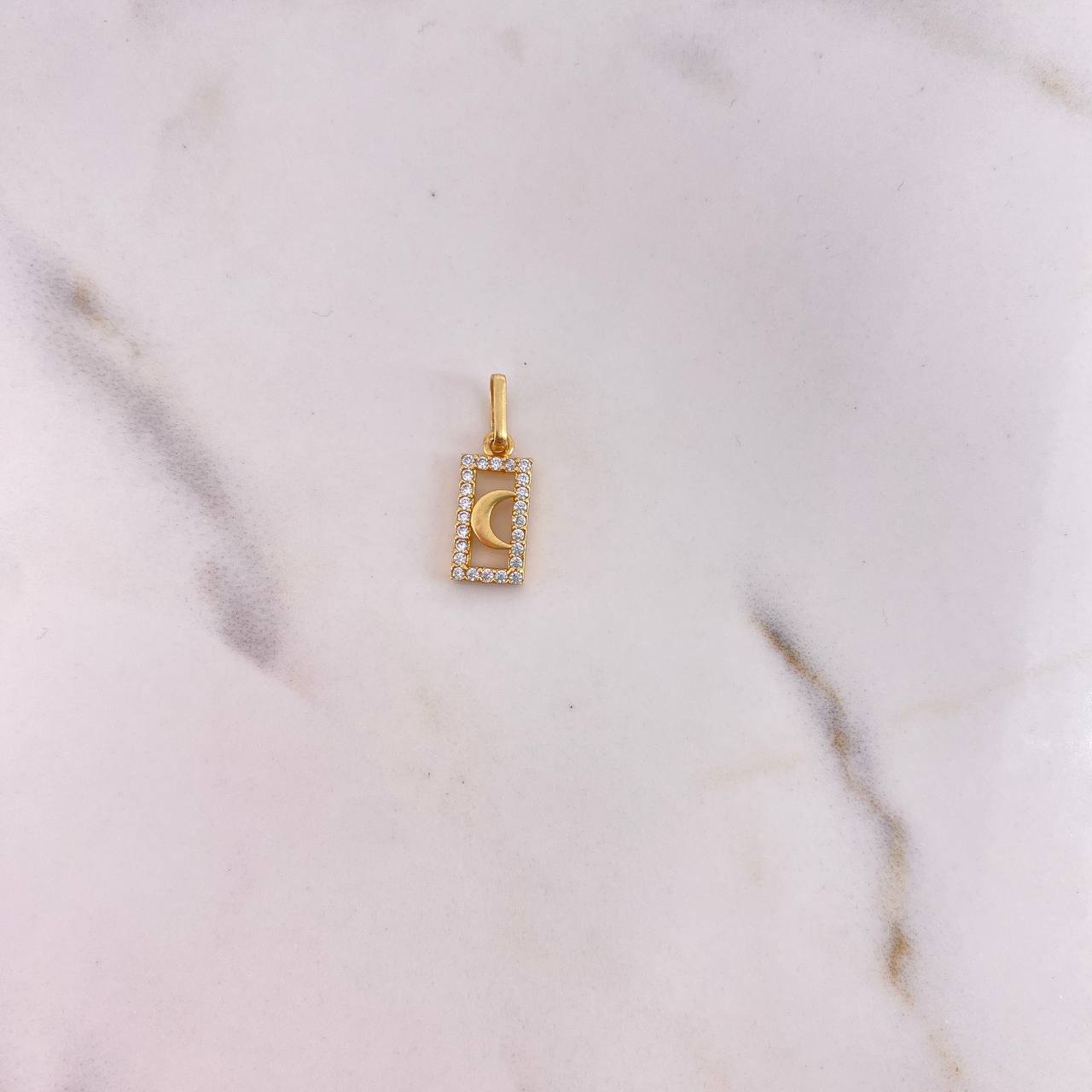 Dije Luna 0.95gr / 1.8cm / Circones Blancos Oro Amarillo 18K #