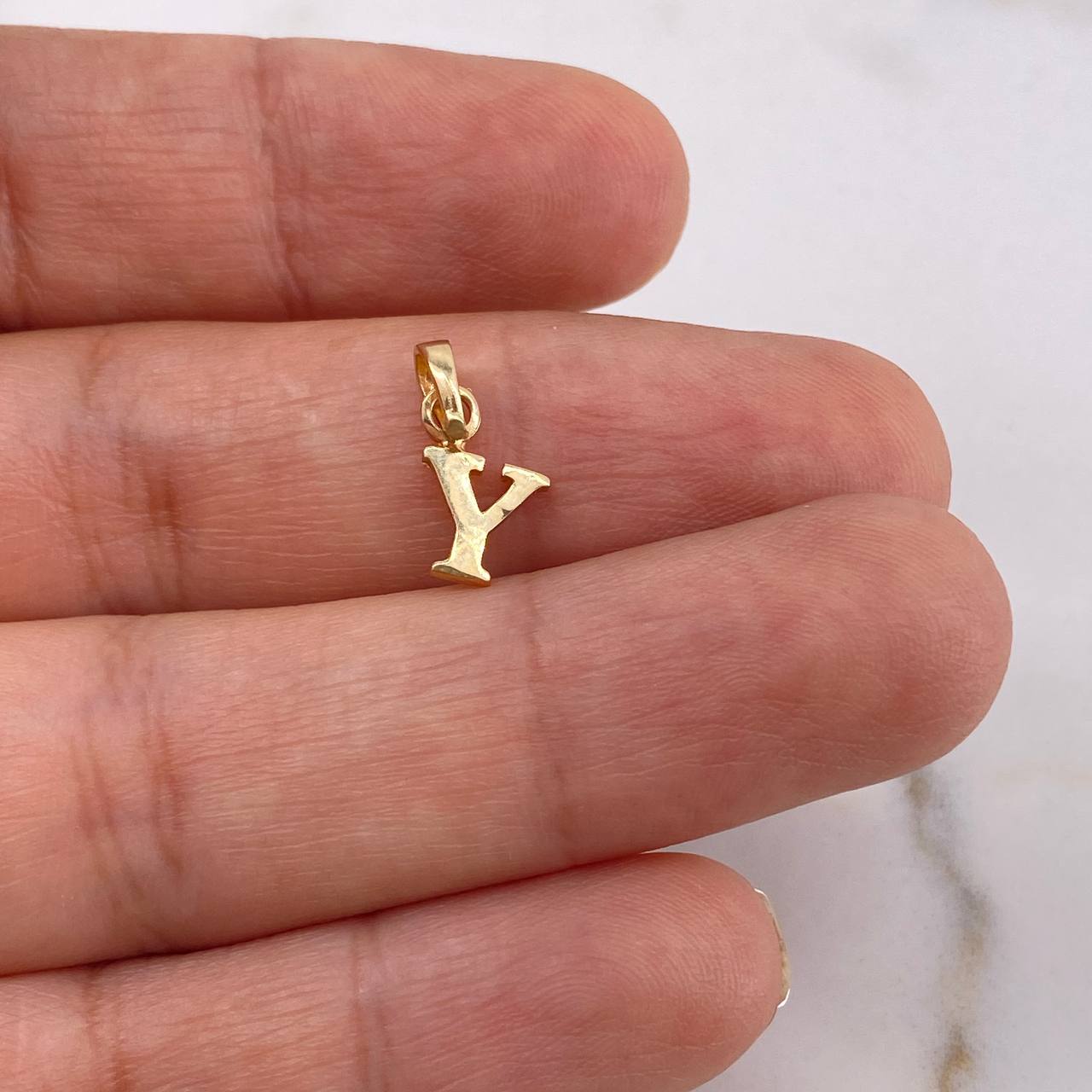Dije Letra Y 0.45gr / 1.5cm / Liso Oro Amarillo 18K #