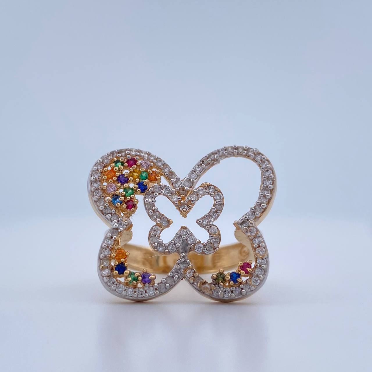 Anillo Mariposa En Relieve 5.1gr / T6 1/2 / Dos Oros Amarillo Blanco 18K &