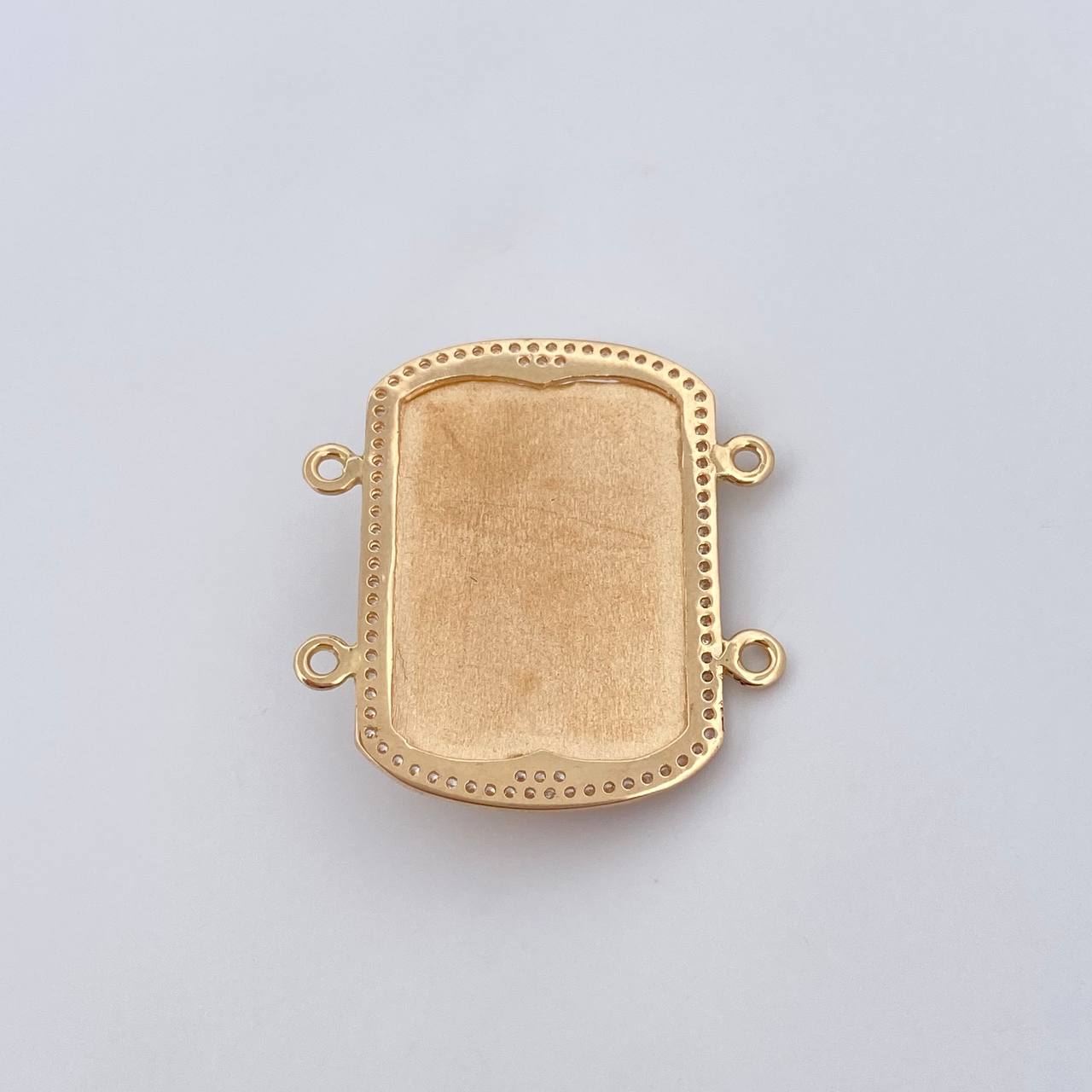 Herraje Placa Cruz Cristo 11.65gr / 3.2cm / Circones Blancos Tres Oros 18K &