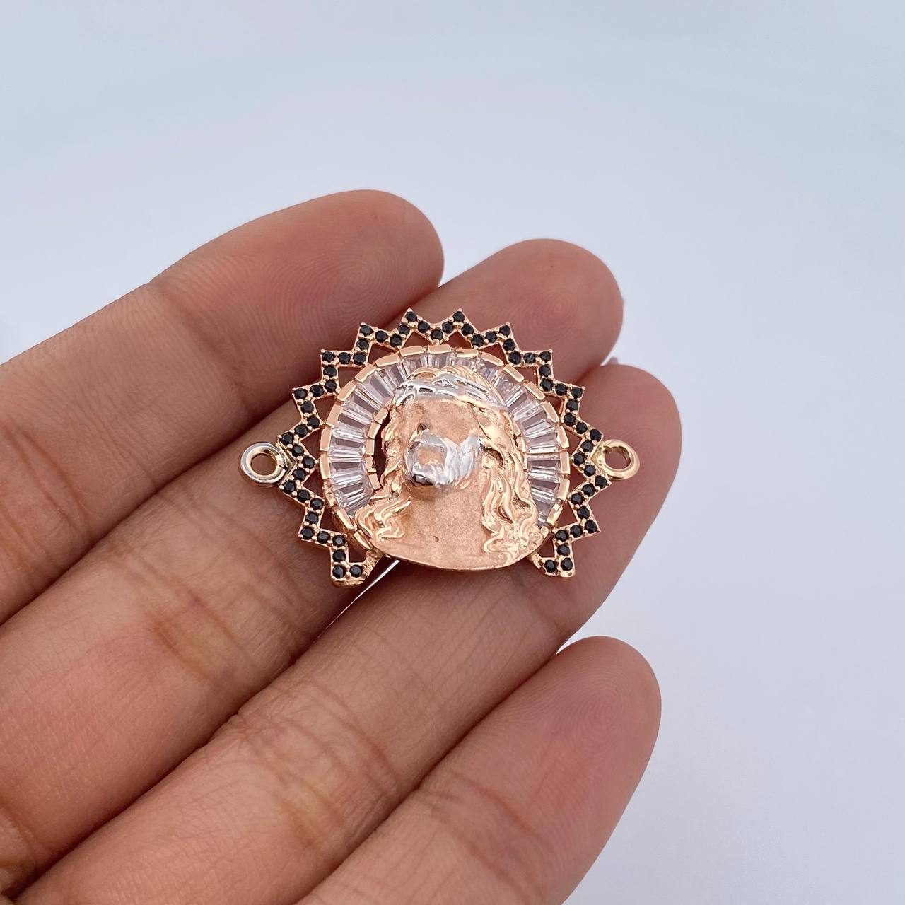 Herraje Rostro Jesus Aureola 6.5gr / 2.3cm / Circones Blancos Negros Dos Oros Blanco Rosa 18K &