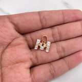 Dije Letra M 1.7gr / 1.4cm / Circones Blancos Oro Rosa 18K $