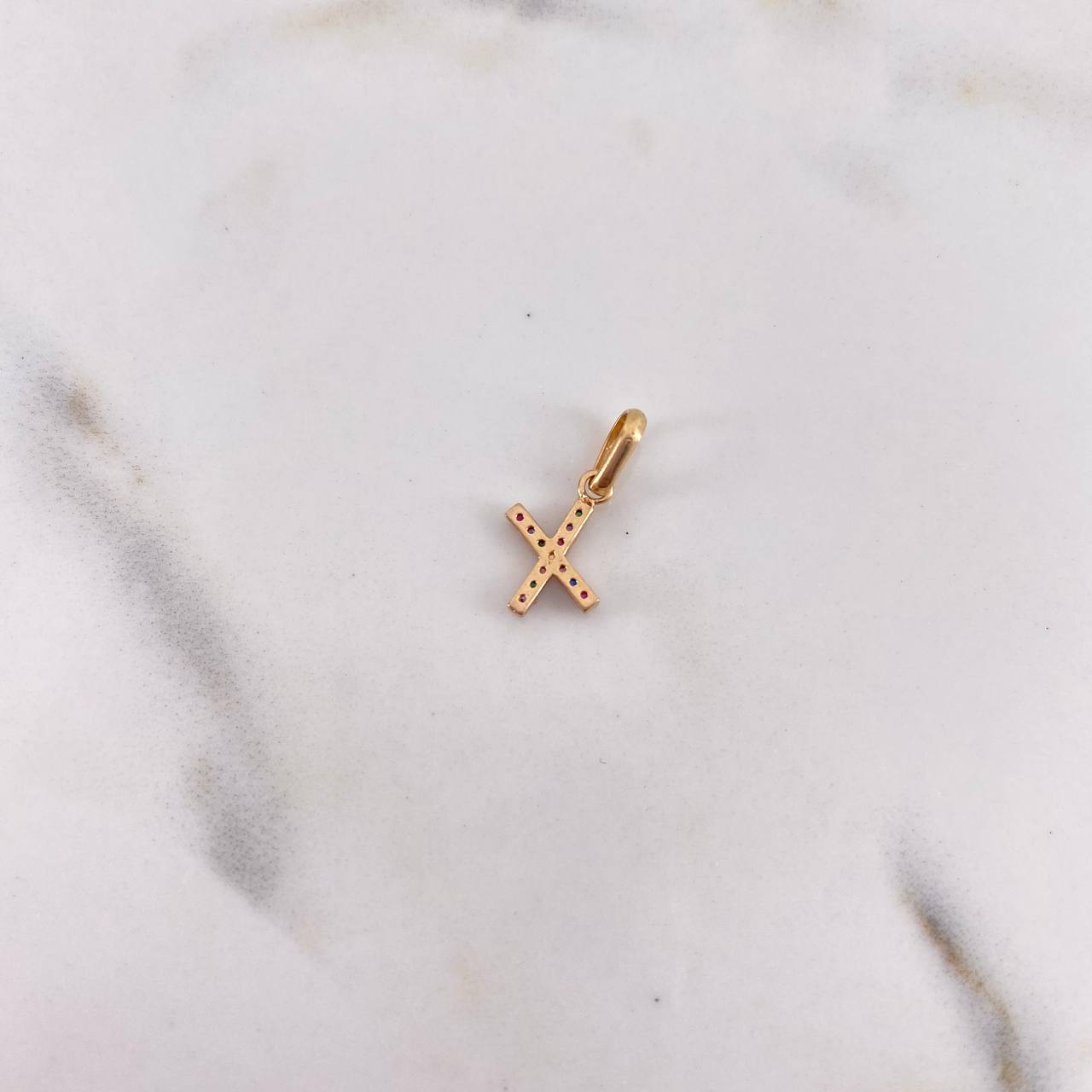 Dije Letra X 0.55gr / 1.6cm / Circones Colores Oro Rosa 18K $