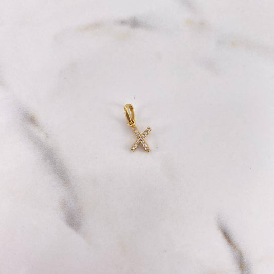 Dije Letra X 0.55gr / 1.6cm / Circones Blancos Oro Amarillo 18K $