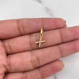 Dije Letra X 0.55gr / 1.6cm / Circones Blancos Oro Amarillo 18K $