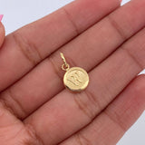 Dije Letra W 0.45gr / 1.5cm / Medalla Oro Amarillo 18K &