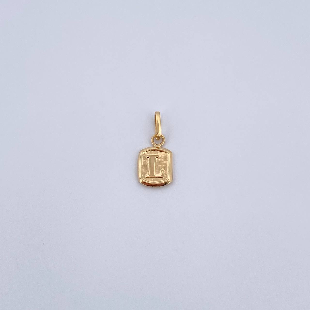 Dije Letra L 0.3gr / 1.5cm / Liso Oro Amarillo 18K &