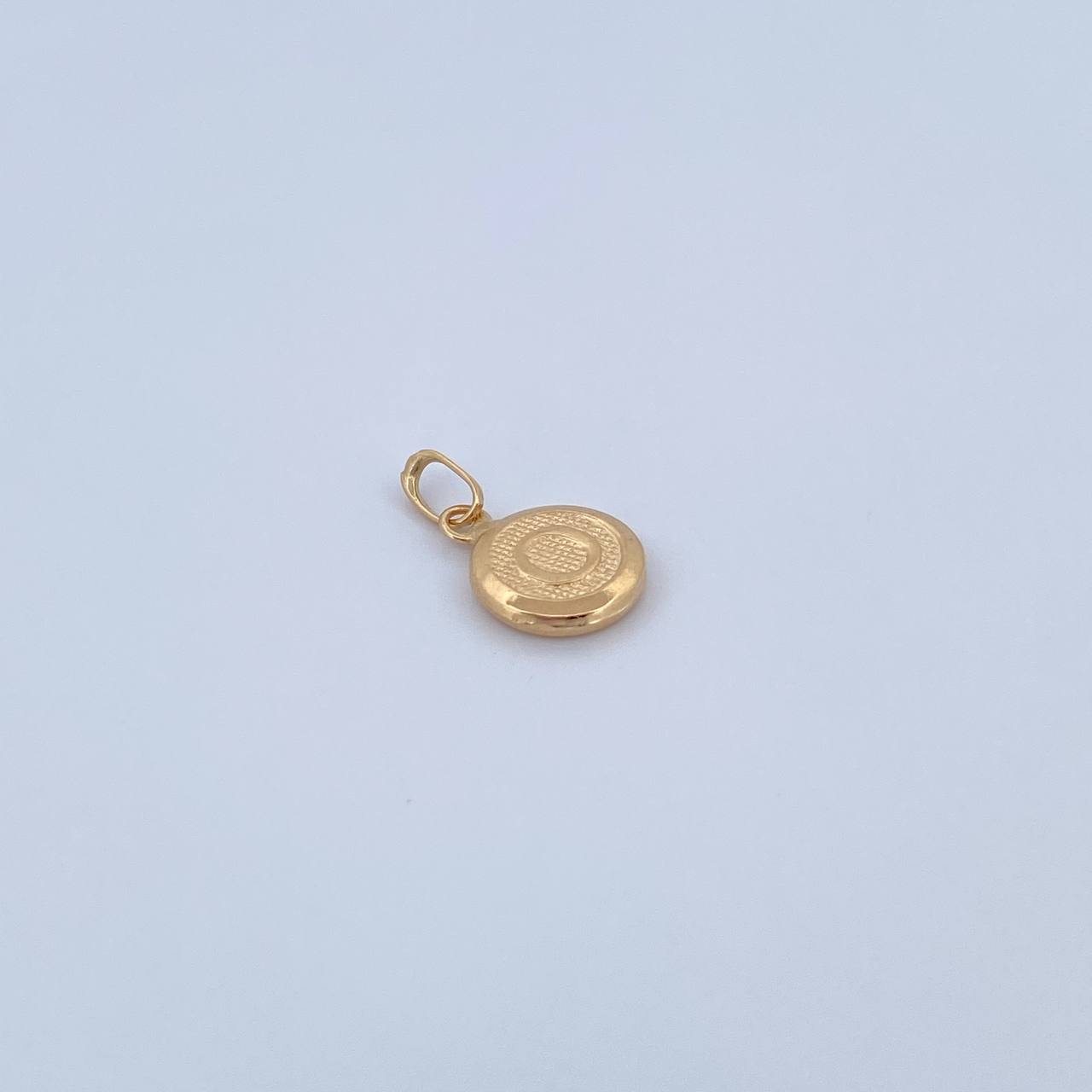 Dije Letra O 0.5gr / 1.5cm / Medalla Oro Amarillo 18K &