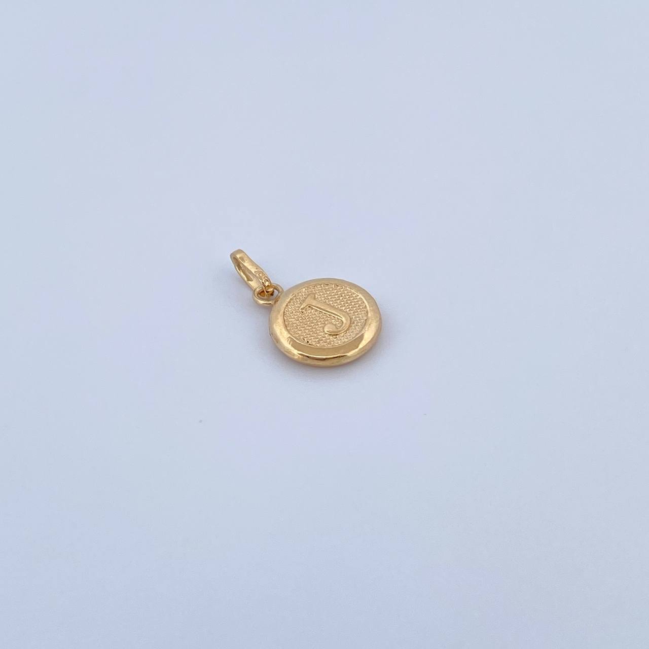 Dije Letra J 0.4gr / 1.5cm / Medalla Oro Amarillo 18K &