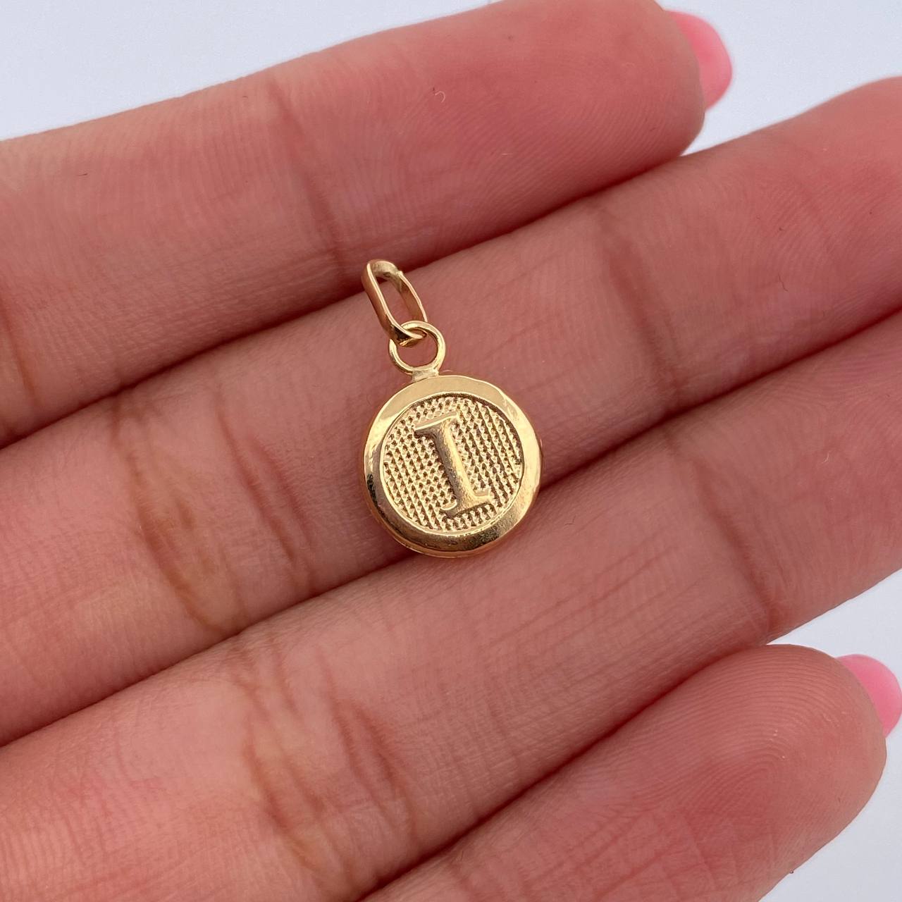 Dije Letra I 0.5gr / 1.5cm / Medalla Oro Amarillo 18K &