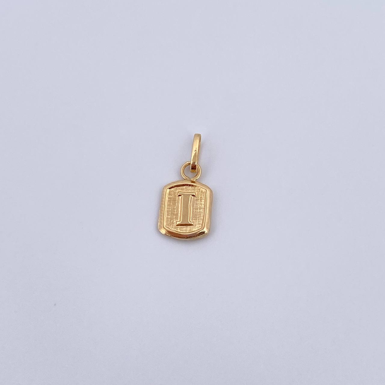 Dije Letra I 0.35gr / 1.5cm / Liso Oro Amarillo 18K &