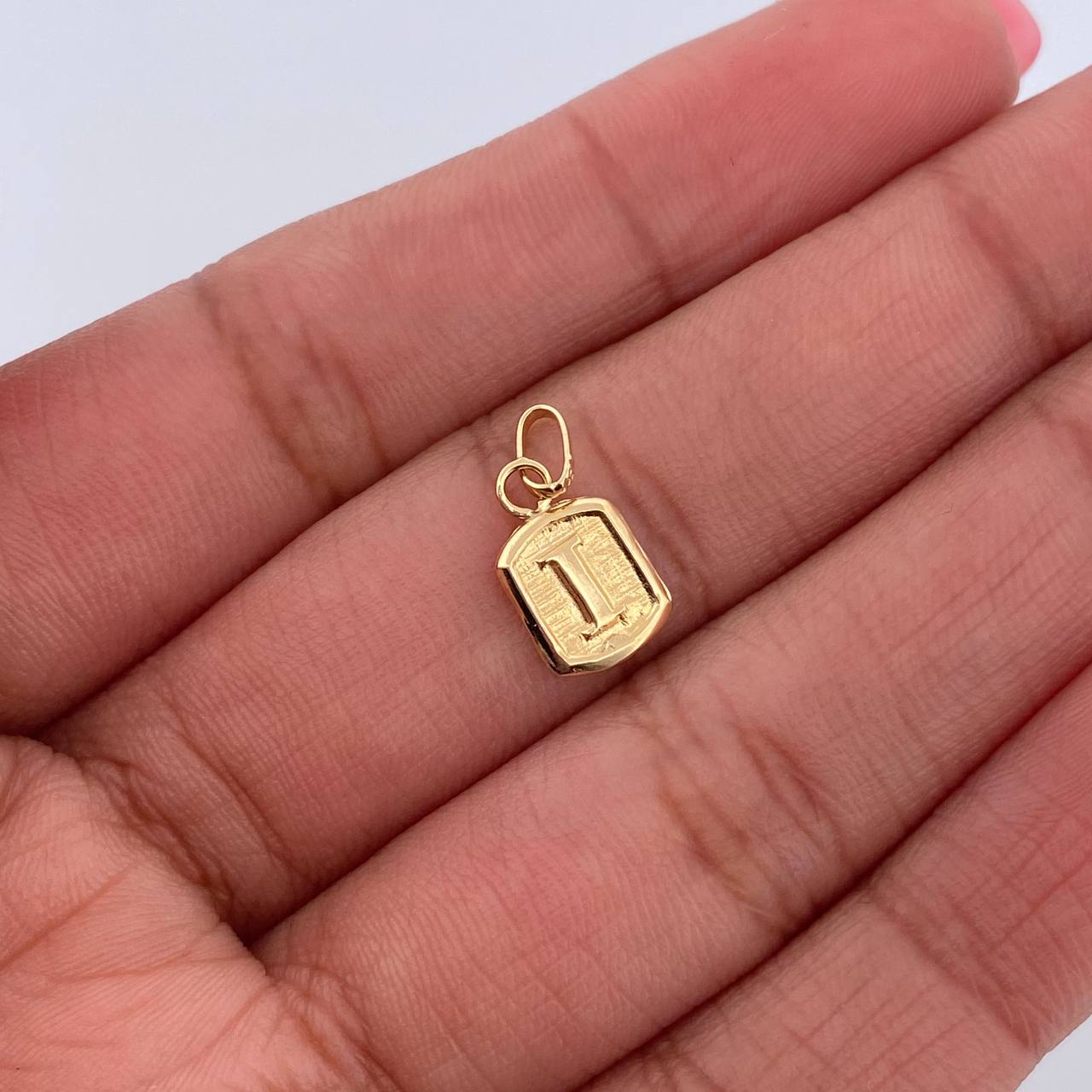 Dije Letra I 0.35gr / 1.5cm / Liso Oro Amarillo 18K &
