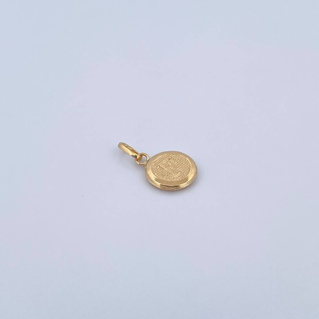 Dije Letra F 0.5gr / 1.5cm / Medalla Oro Amarillo 18K &
