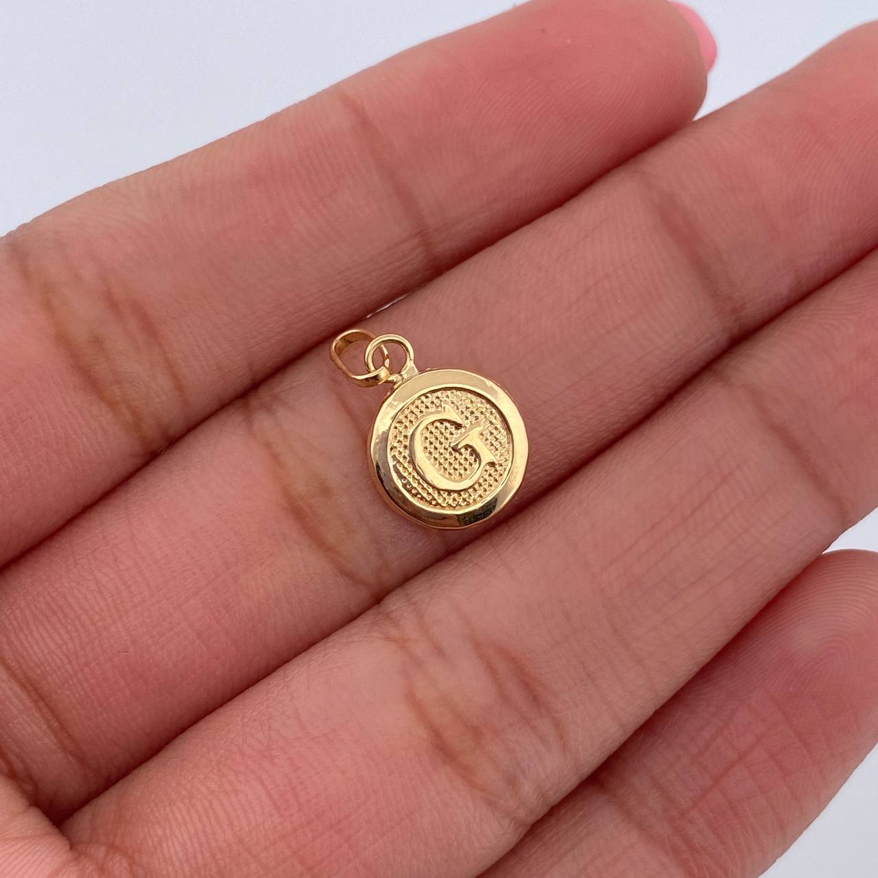 Dije Letra G 0.4gr / 1.5cm / Medalla Oro Amarillo 18K &