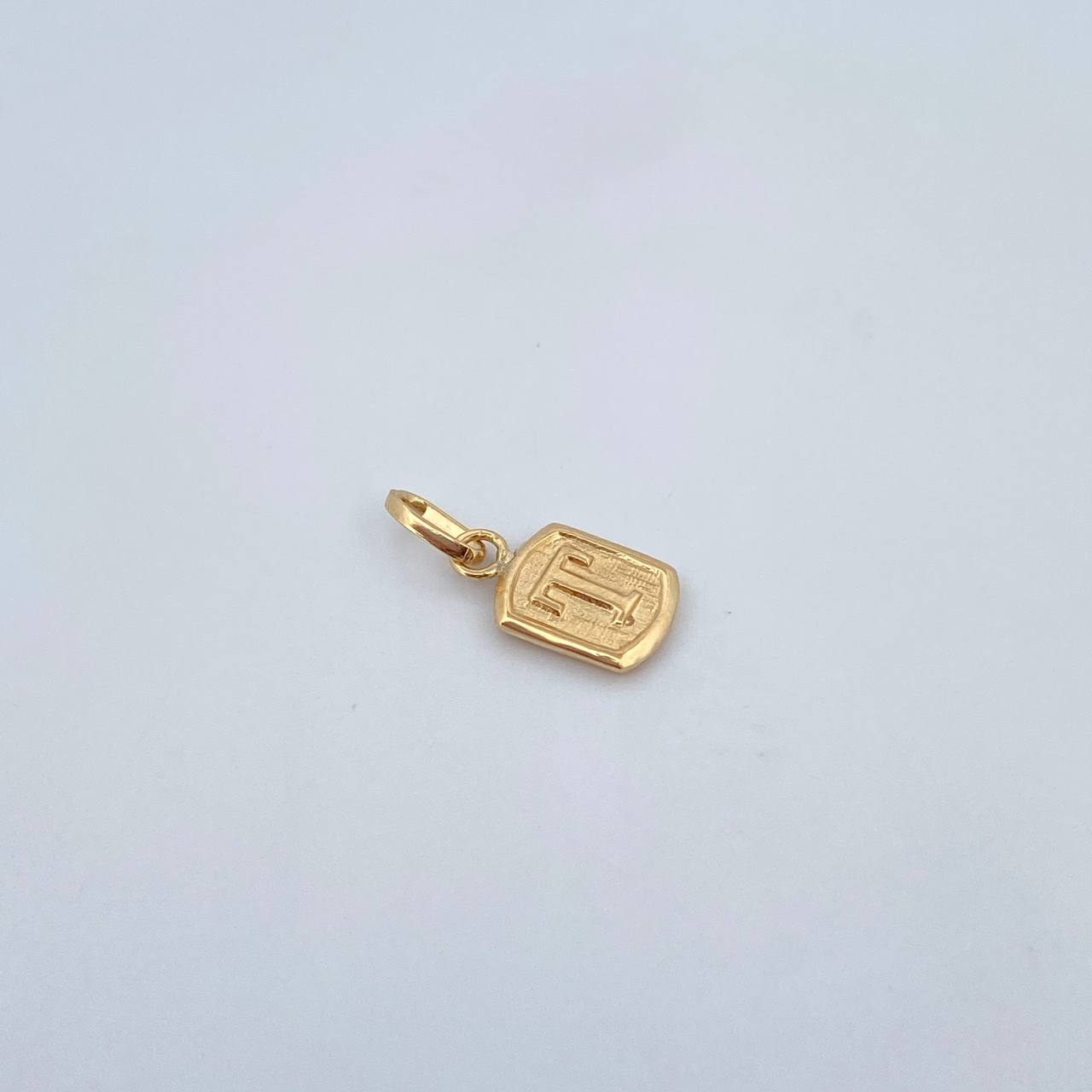 Dije Letra T 0.35gr / 1.5cm / Liso Oro Amarillo 18K &