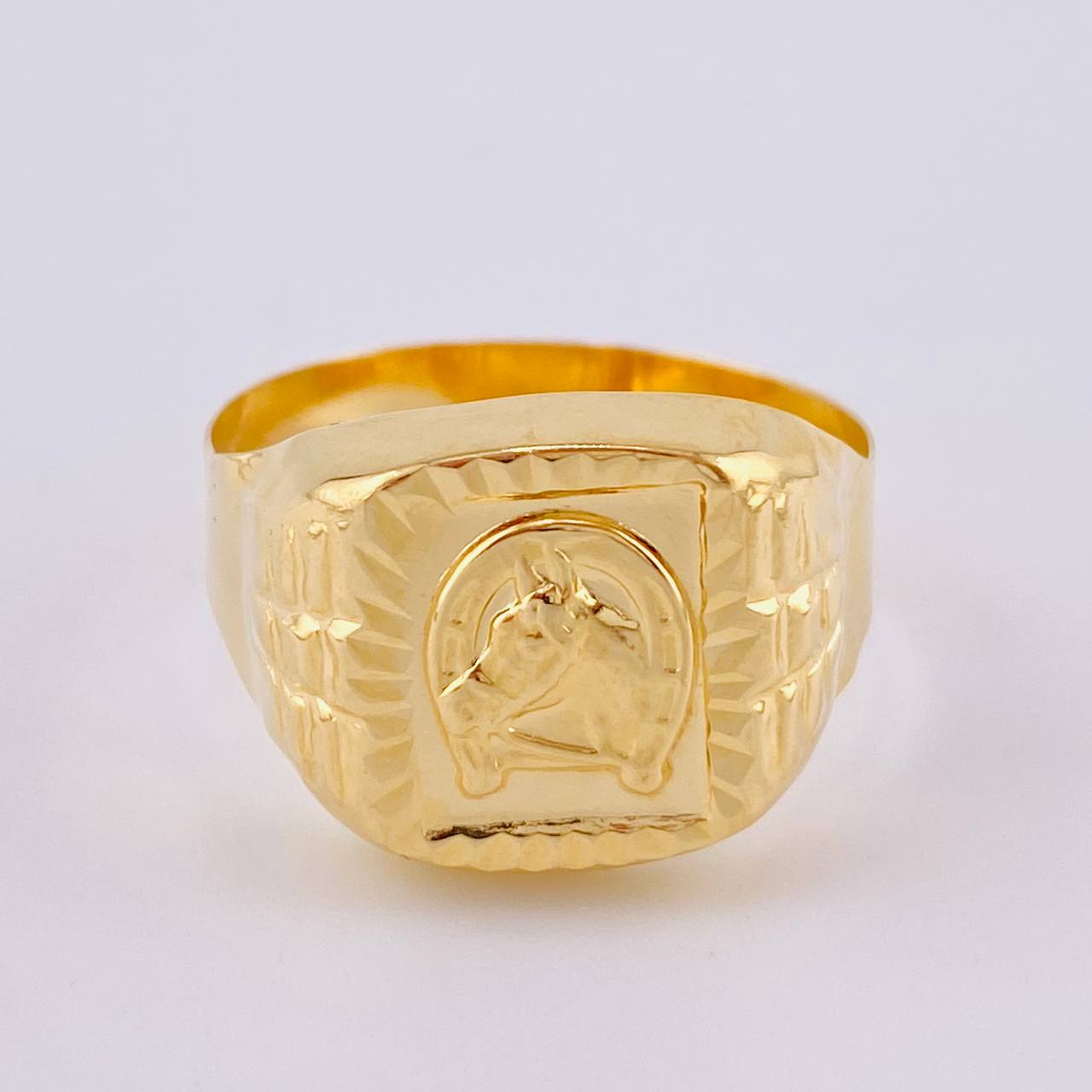 Anillo Sello Herradura Caballo 2.95 g / T11 Oro Amarillo 18K